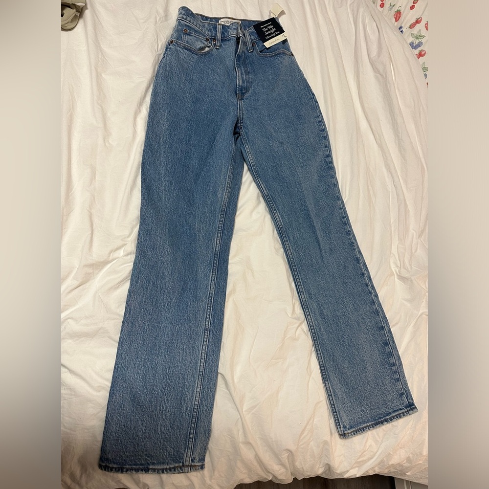 Abercrombie Curve Love Ultra High Rise the 90s Straight W25 L30